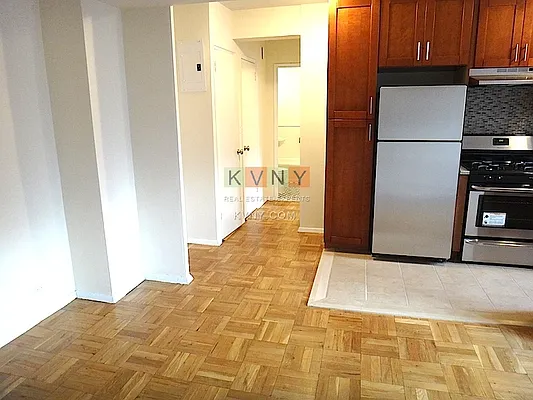Rented by KVNY Soho | media 13