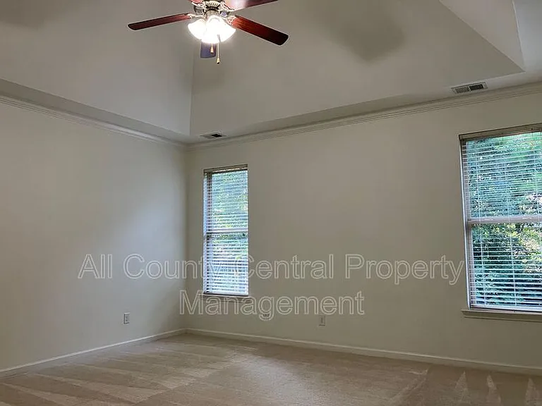 1001 Aronimink Dr — Photo 9