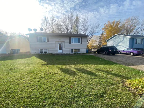 808 9th Ave SW, Forest Lake, MN 55025
