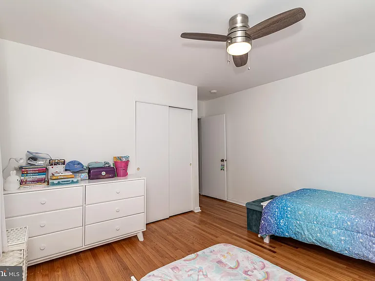1744 Lark Ln — Photo 23