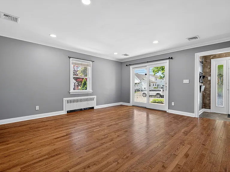 48 Burns Ave #2 — Photo 7