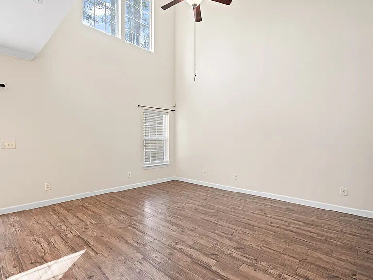1020 Fairway Ln — Photo 6