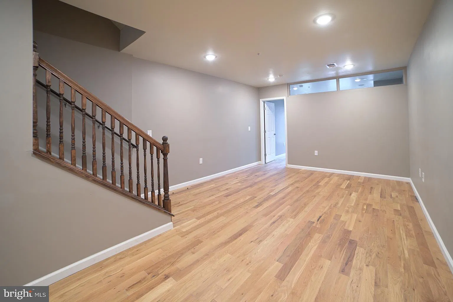 6 bed, 3.0 bath, 2283 sqft, $3,900 — Photo 4