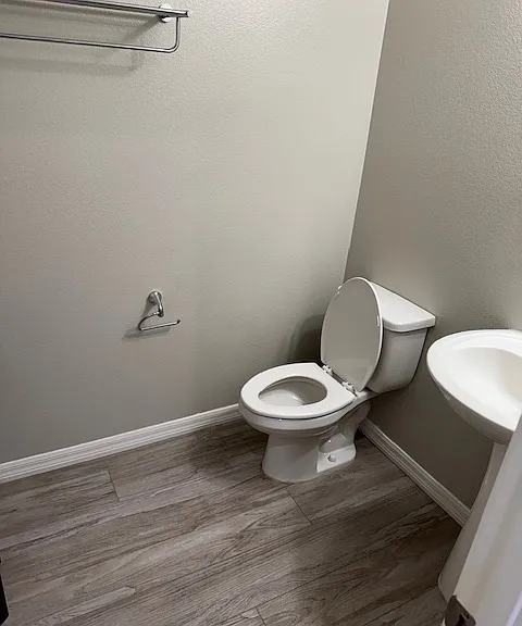 301 Resolute Ave — Photo 11