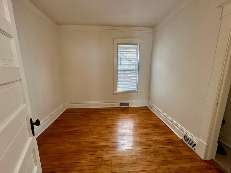 227 Humboldt Ave N #1 — Photo 15