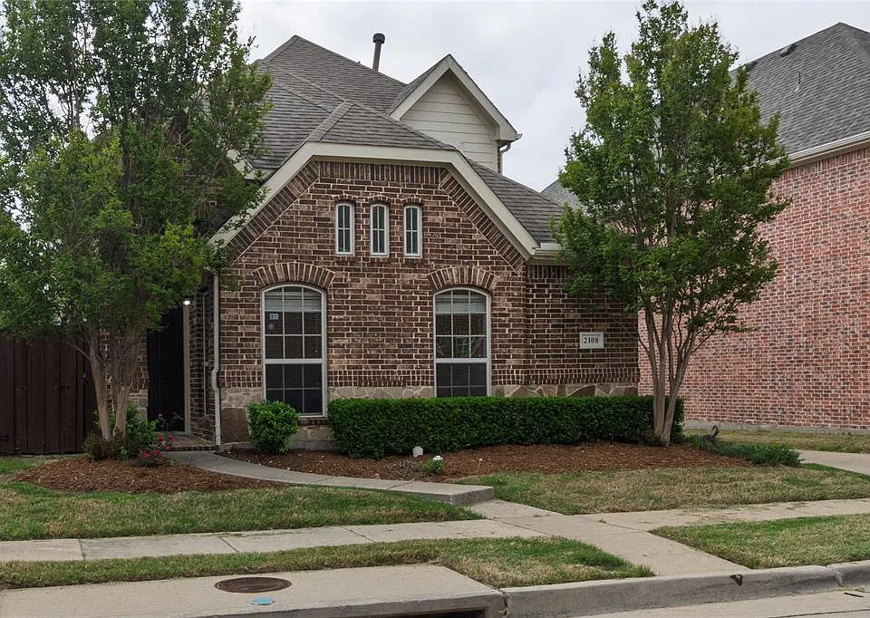 2108 Harris Pl