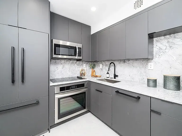 266 E 78th St #6 — Photo 4
