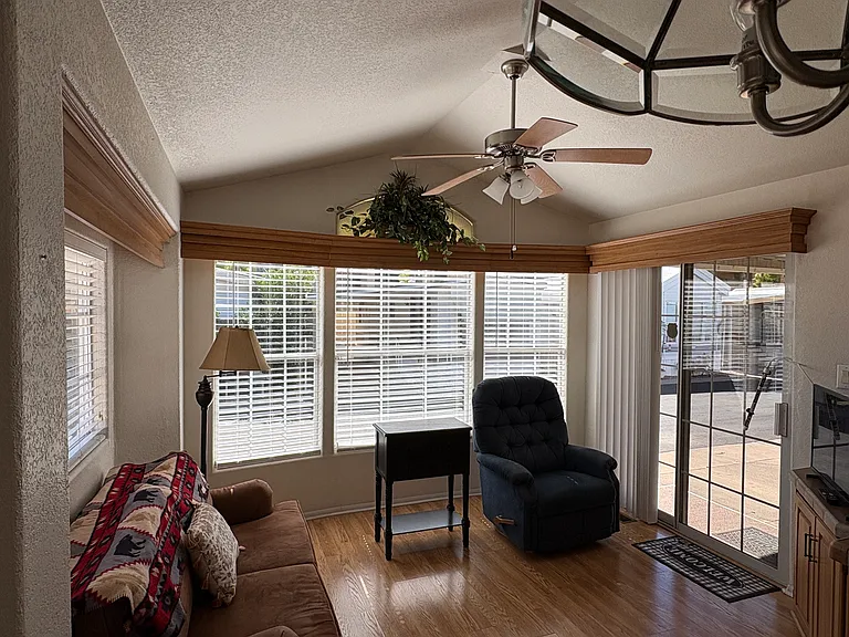 4220 E Main St #F46 — Photo 6