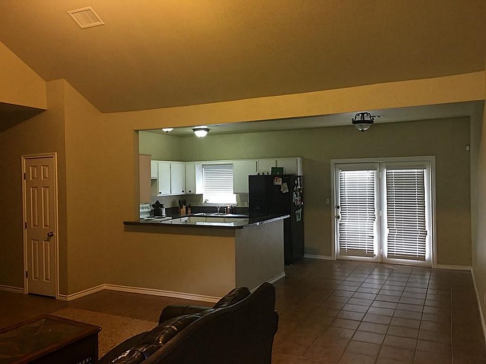1st image of 2213 Sue St