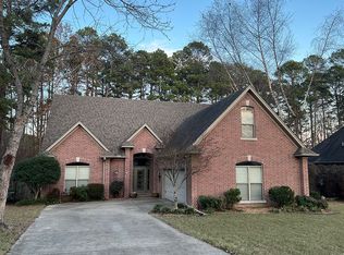 157 Hibiscus Dr, Maumelle, AR 72113