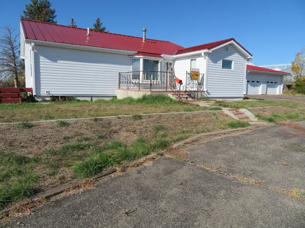530 3rd Ave E, Gildford, MT 59525