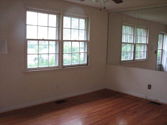 3rd image of 763 Cherry Ln