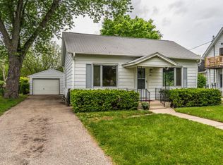 1033 Wheeler St, Lake Geneva, WI 53147