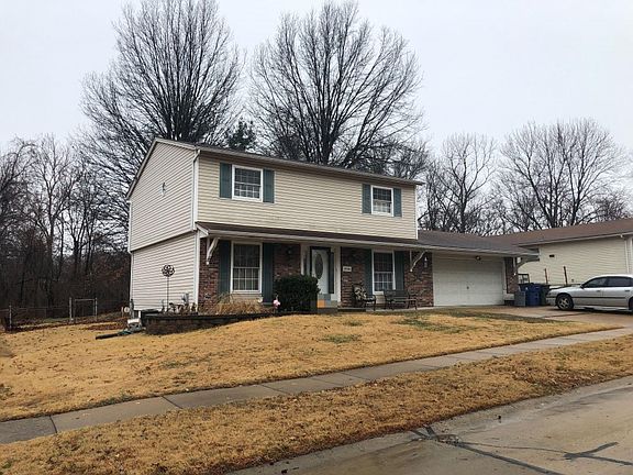 3rd image of 2366 Rockymont Dr
