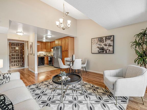 3rd image of 1370 Townview Avenue #302
