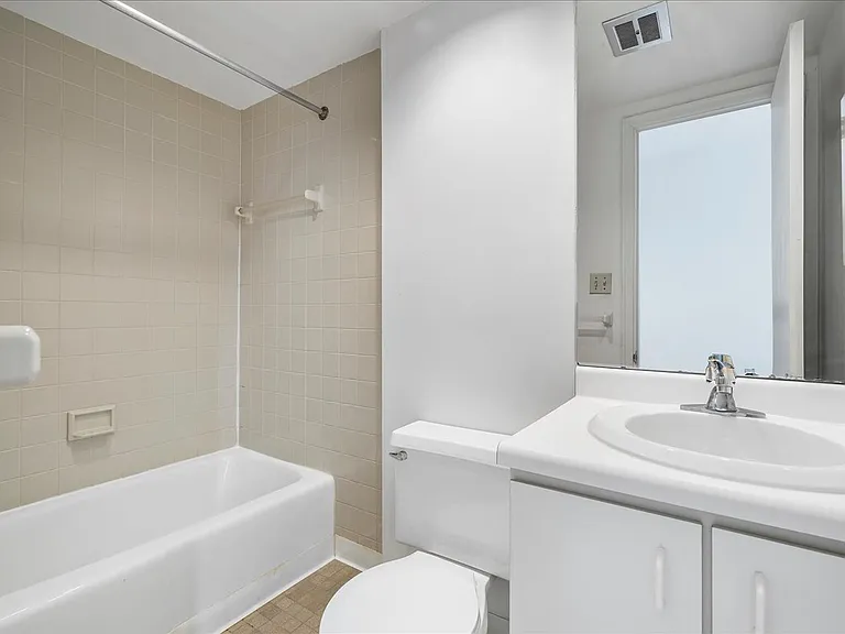 6007 Walnut St #12 — Photo 11