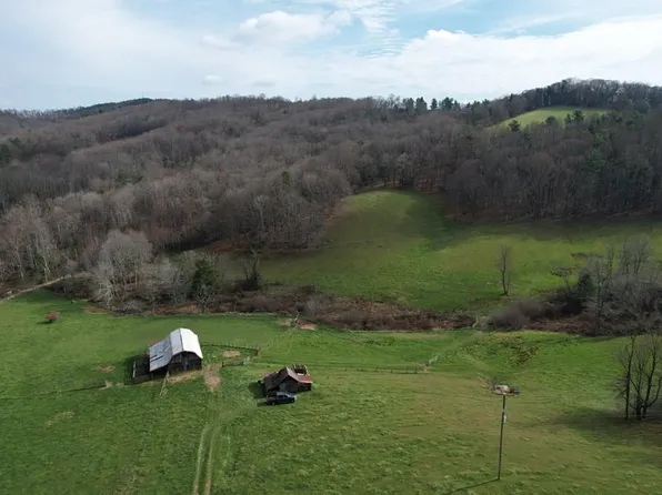 5549 Joy Ranch Rd, Woodlawn, VA 24381