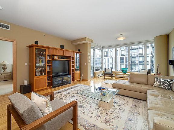 3rd image of 215 10th Ave S Unit 718