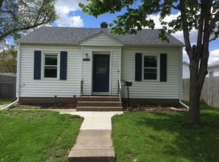 2432 Pacific St, Davenport, IA 52804