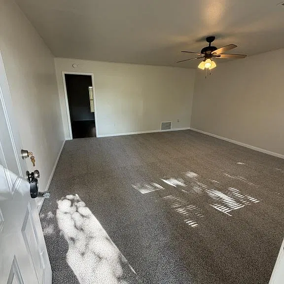 401 S Scraper St — Photo 1