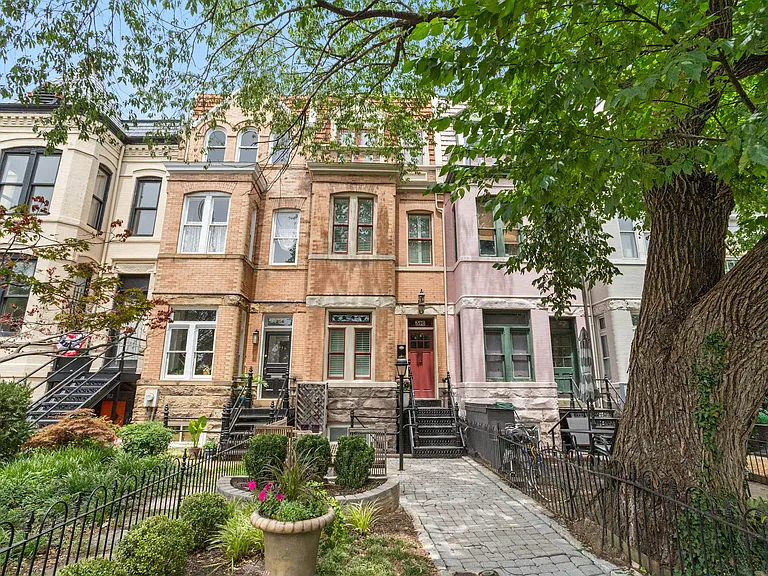 316 N Carolina Ave SE — Photo 4