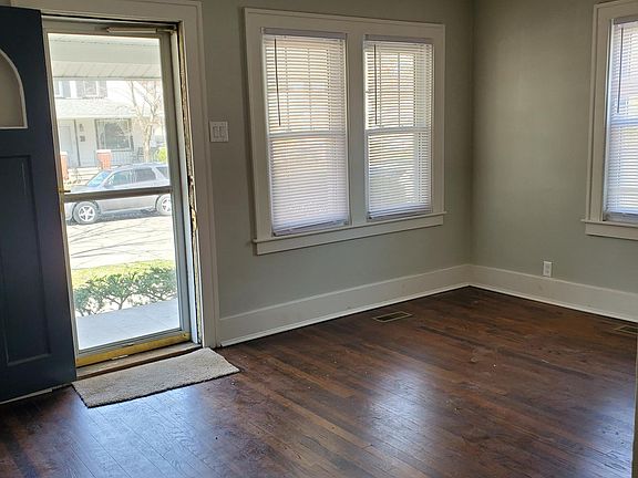 4th image of 616 E Bernhard Ave