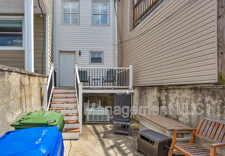 710 S East Ave — Photo 22