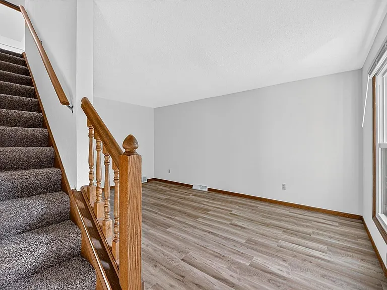 6839-6841 Woodlake — Photo 9