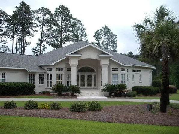 222 Creekside Dr, Swainsboro, GA 30401