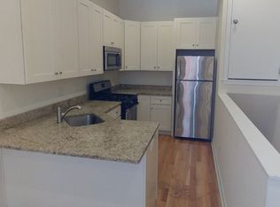 1736 Green St #1F, Philadelphia, PA 19130
