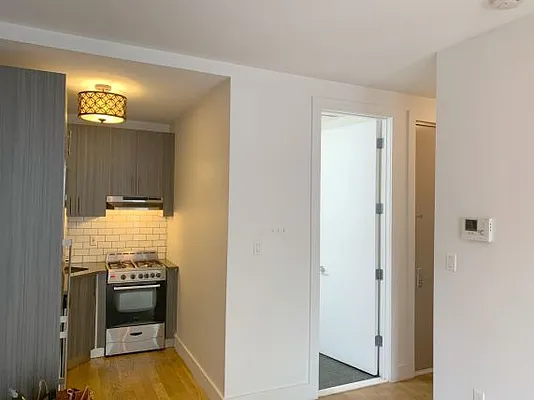 Rented by NY Living Solutions | media 18