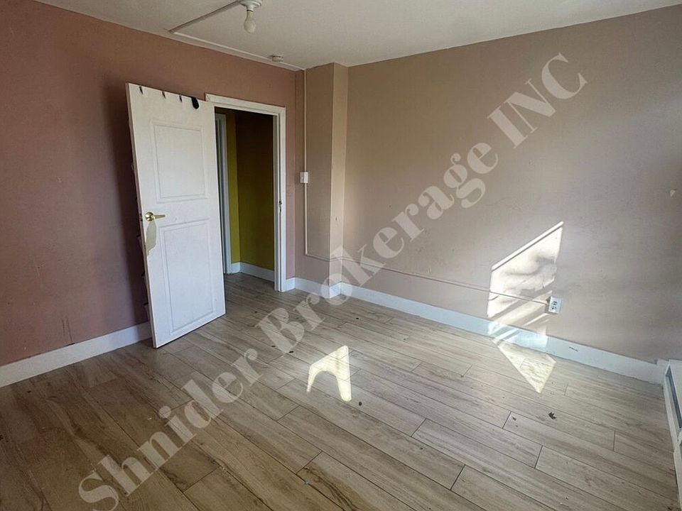 1st image of 53A Lander St #1