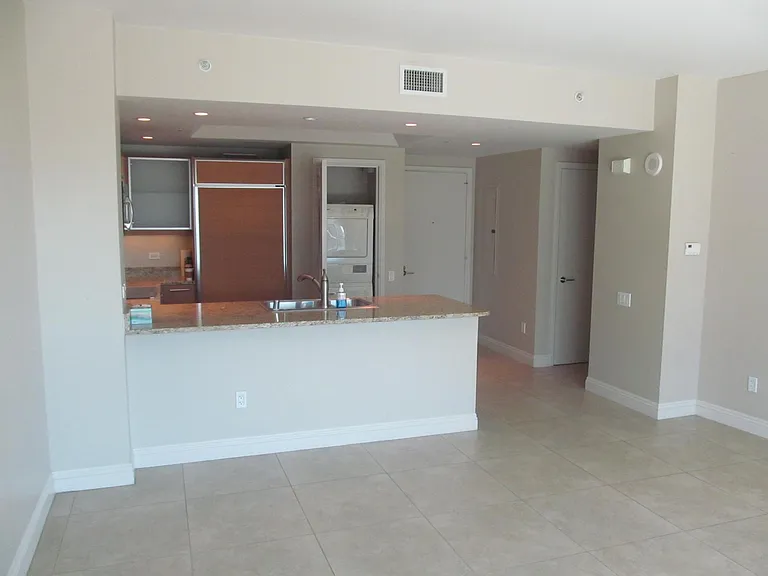222 Karen Ave #1105 — Photo 11