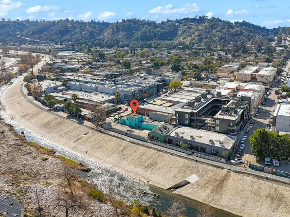 3051 N Coolidge Ave, Los Angeles, CA 90039