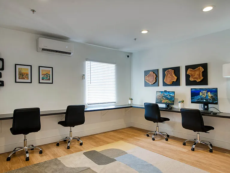 Presidio Palms Apartments — Photo 37
