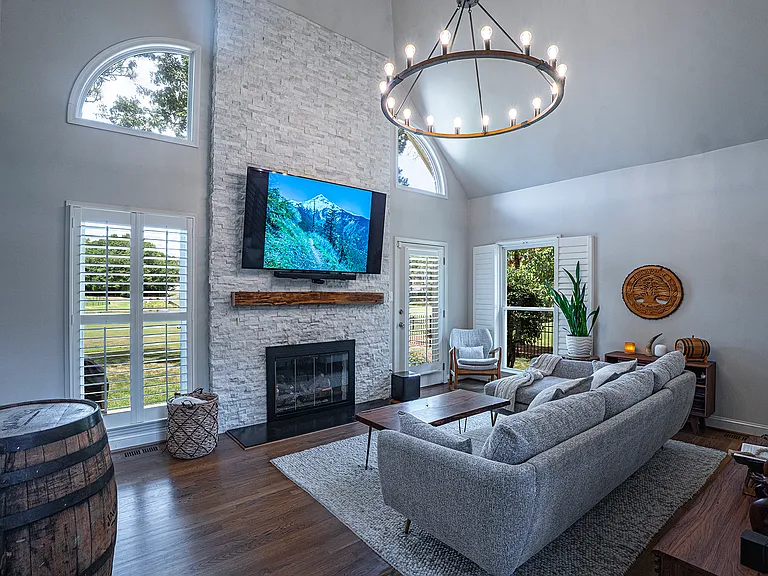 6028 Iverleigh Cir — Photo 5