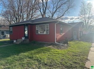 1009 Colfax St, Boyden, IA 51234