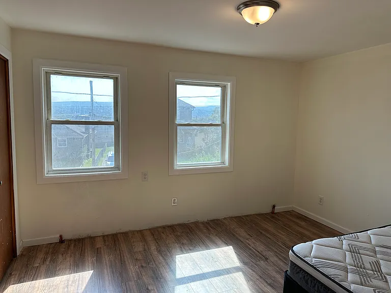 1105 N Main Ave — Photo 7