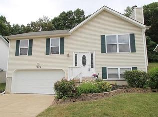 1024 Fenton Park Dr, Fenton, MO 63026