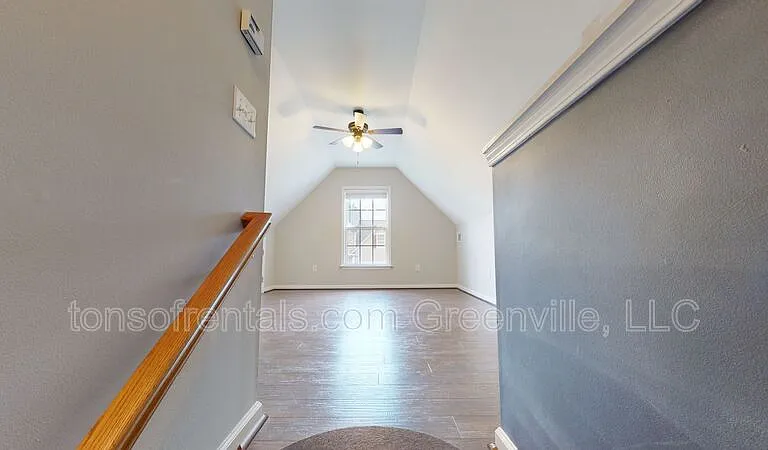 210 Grimes Dr — Photo 18