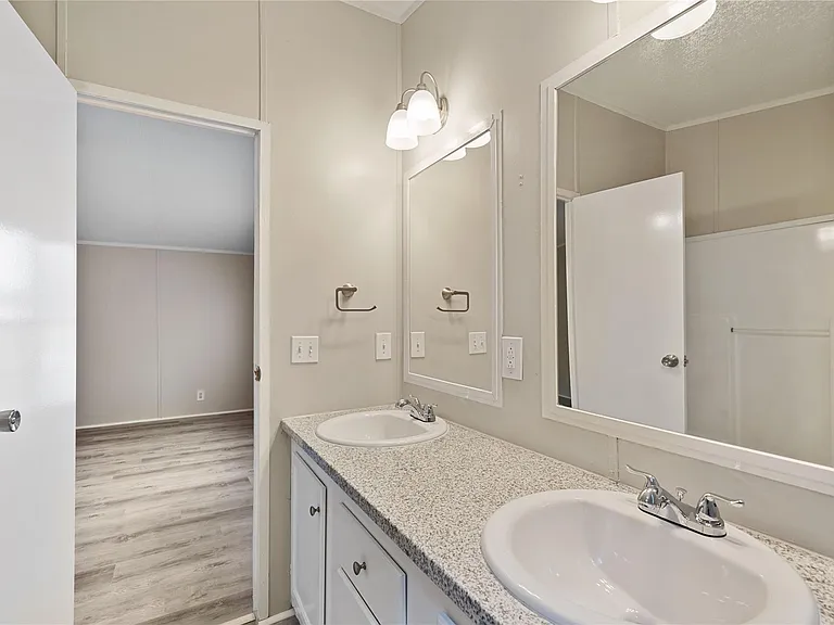 16333 Lone Corral Ct — Photo 22