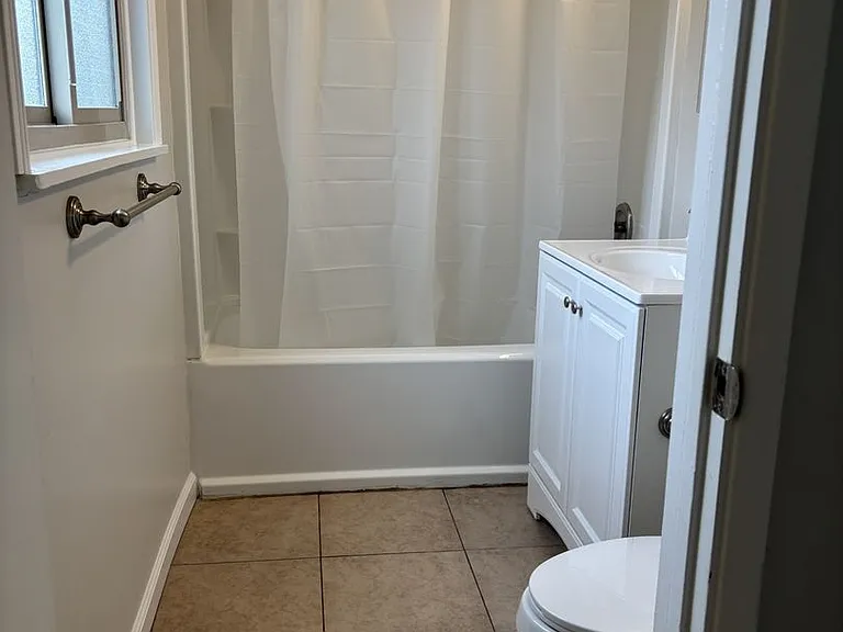 1502 Scott St — Photo 16