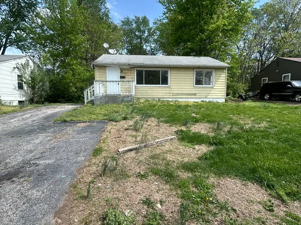 9145 Loganberry Ln #1, Saint Louis, MO 63121