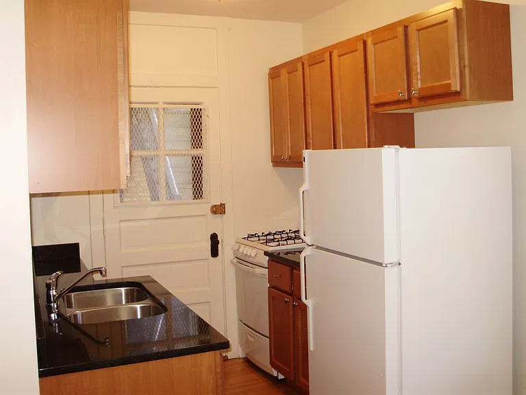 4245 N Hermitage Ave #1B — Photo 7