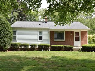 8034 N Whitney Rd, Fox Pt, WI 53217