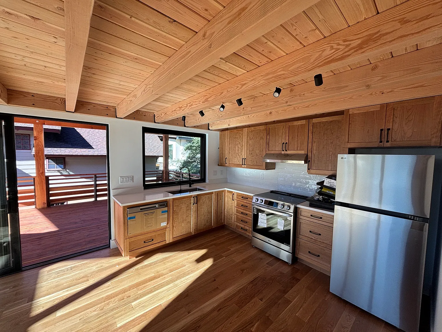 1 bed, 1.5 bath, 650 sqft, $3,500 — Photo 4
