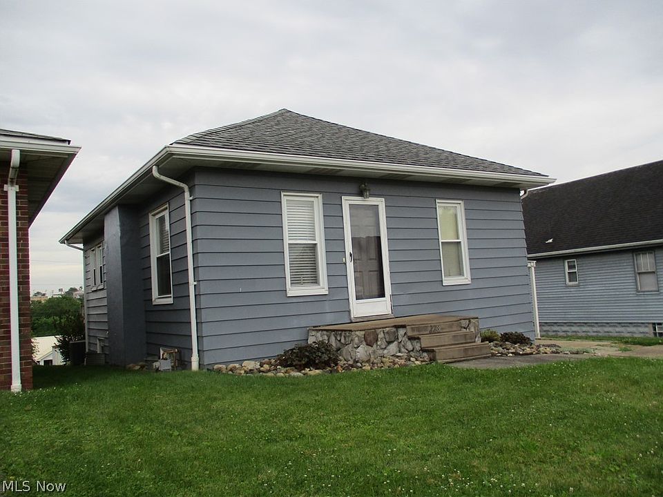 2nd image of 228 Pross St