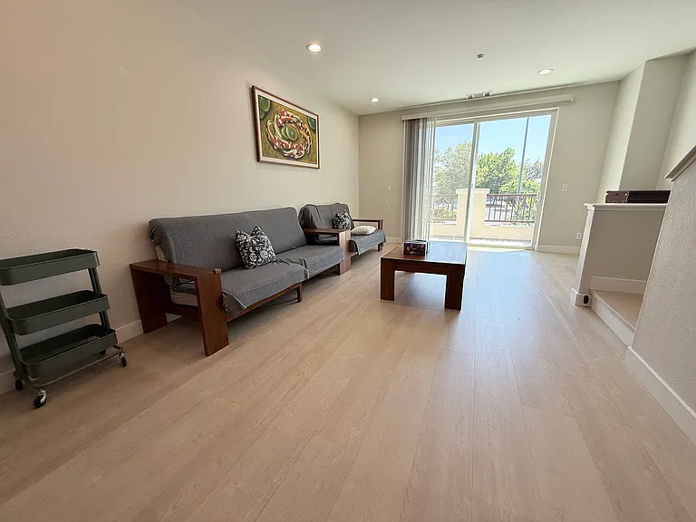 2051 Oakland Rd — Photo 8