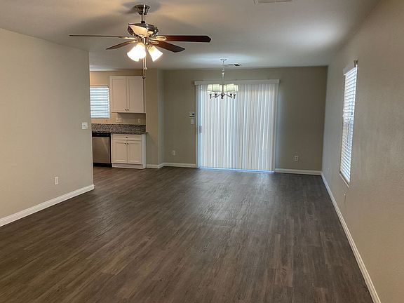 4th image of 336 Silverado Pines Ave