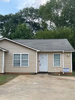 2 bed, 1.0 bath, $1,000 — Photo 2